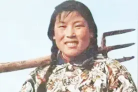 21岁农村女孩捡到10亿钻石，献给国家获千元奖励，如今过得怎样？视频封面