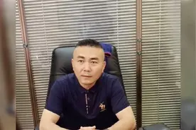 女孩放弃学业到公司打工，竟只为赚钱给家人治病，老板做法太感人视频封面