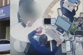银行卡交易流水异常，男子谎称银行卡不见了，民警拿证据“打脸”视频封面