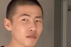 传奇故事：女友病重瘫痪，男子始终不离不弃，感动了许多爱心人士视频封面