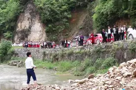 贵州农村接亲，迎接新娘到半路，新郎这是要下河洗澡吗视频封面