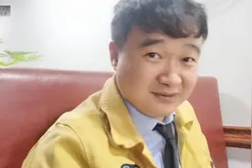 孙浩宇大师搭档海南省冠军双打，这象棋思路太离奇，对方吵起来了视频封面