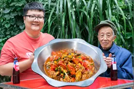 快过年了，餐桌上必不可少的一道菜“红萝卜烧鸡”，色香味俱全视频封面