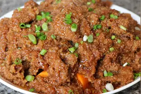 大厨教你粉蒸牛肉的做法，口感软糯鲜香，简单方便又好吃视频封面
