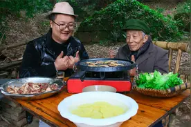 阿米准备一堆食材，在家做烤肉，呲呲冒油香气扑鼻，太香了视频封面