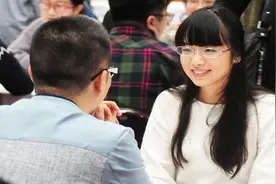 40岁男博士至今单身，都说他太挑了，原来都是母亲在从中作梗视频封面
