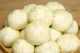 酸菜包子好吃做法，传统调馅技巧，酸脆爽口开胃，个个松软不塌陷