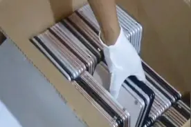 深圳海关破获特大走私案 查获苹果手机等电子产品264箱案值2000万视频封面