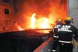 报警器失灵？佛山顺德民居楼起火，火势蔓延却无人知晓丨DV现场