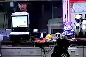 真懂事！妈妈去上厕所，2岁宝宝做奶茶。视频封面