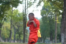 少林猴拳，小萌娃身体敏捷、活泼、灵活，真像美猴王的样子！视频封面
