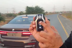 终于见到实车，2021款宝马7系740Li，按住钥匙不松手，心动开始视频封面