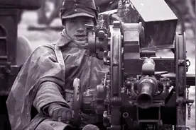 二战逃兵变身混世魔王，疯狂制造了惊世骇俗的屠杀惨案，战争片视频封面