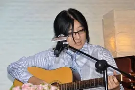 3年前意外摔倒引发脑溢血，袁惟仁近况不佳，被医生判定为植物人视频封面