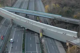 湖北高速公路桥面侧翻致12人伤亡 专家回应独柱墩式桥梁是否安全视频封面