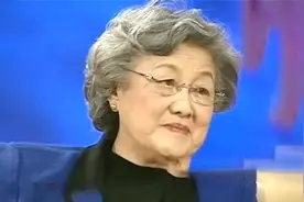洪晃妈妈章含之亮相：举止优雅端庄大方，不愧是中国最后一个名媛视频封面