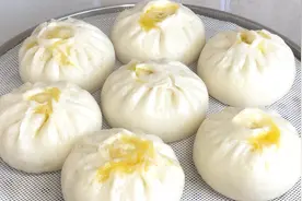 冰箱发面蒸包子，没想到这么省事，晚上和面早上吃，个个蓬松暄软视频封面