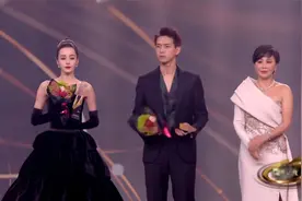 热巴李现重温春晚舞蹈：赫本造型，如绝美在逃公主，五官太优越！视频封面