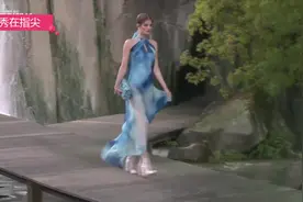 CHANEL 香奈儿春夏定制成衣时装秀，每件都想让你拥有的顶级品牌视频封面