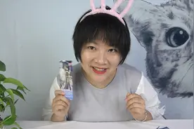 拆了2包奇迹暖暖卡片，抽到梦寐以求的风铃幻想曲，太棒了！视频封面