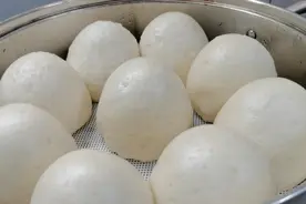 蒸馒头时，里面加上一样佐料，家里大人孩子都喜欢吃视频封面