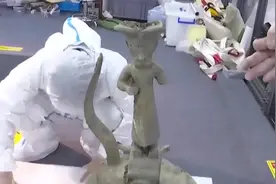 三星堆重量级神兽出土：长着“兔耳朵”“吹风机嘴”重达近300斤视频封面