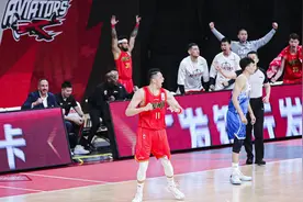 【全场集锦】深圳104-103新疆，沈梓捷绝杀深圳末节上演逆转好戏视频封面