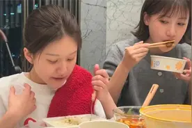 赵露思患重病后首度发复健视频：蹒跚学步，抓不稳勺子，吞咽困难视频封面