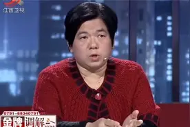 学渣儿子高中读7年，母亲送他出国留学，他竟一天消费百万视频封面