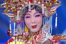 李玉刚女装献唱《梨花颂》，全程女声，这唱功没谁了视频封面