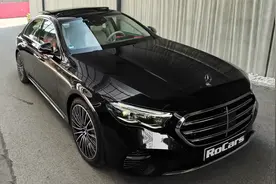 预计35万起售！配56英寸三联屏，全新一代奔驰E级国产版即将上市视频封面