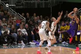 NBA精彩时刻：这也行？！东契奇金鸡独立高难度后仰三分视频封面