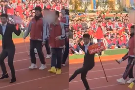班主任带学生花式入场，卡点DJ节拍蹦蹦跳跳引得全校欢呼：太燃了视频封面