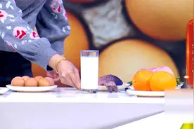 每餐饭多吃这类食物，轻松补充维生素b12视频封面
