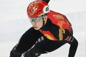 武大靖有多逗？跟韩天宇吃个饭就像演小品，张口都是段子，太逗了视频封面