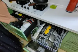 送完孩子上学后，回家开始各种收拾，生活简单，日子温暖！视频封面