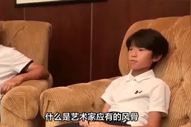 56岁“情场浪子”王志文近况，与15岁儿子像爷孙视频封面