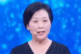 身上莫名出现小红点，轻轻一碰就青紫一大片，是不是血热的症状呢视频封面