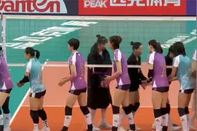 2024年全国女排锦标赛冠军揭晓！天津女排夺冠，颁奖礼一幕引争议视频封面