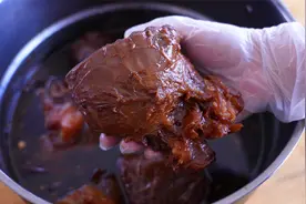 一个简单实用的卤牛肉做法，不用加各种酱料，冷吃卤香十足有嚼劲视频封面