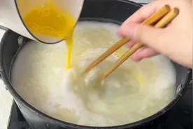 疙瘩汤不是面糊汤，教河南老做法，面汤光滑细腻，喝不烦视频封面