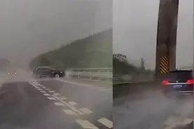 雨天高速上一辆车速度快，遇积水司机慌张急刹，导致侧滑撞向围栏视频封面