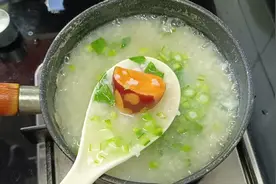 米粥像我这样熬，味道浓香，爽口开胃简单好吃，我家孩子特别喜欢视频封面