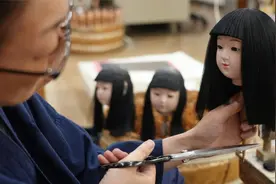 瘆人的日本仿真人偶制作过程，工匠手工上色组装，太适合拿来送人视频封面