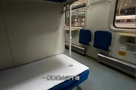 乘坐K154郑州去上海，带大家看下绿皮车卧铺车厢怎么睡觉