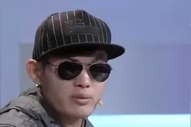 儿子带女友回家，要求母亲买龙虾做饭，没买就直接拉黑母亲视频封面