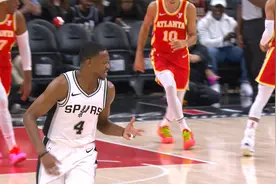 NBA精彩时刻：马刺新篇章！福克斯反击三分命中马刺生涯首球！视频封面
