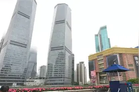 馆长上海行 -陆家嘴遭遇真爱粉，小姐姐为馆长创作了歌曲