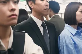 日本的电车流氓究竟有多疯狂，看小姐姐一招制服！视频封面