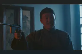 白鹿原：鹿子霖拿着儿子的枪比比划划 开心得像个地主家的傻儿子视频封面